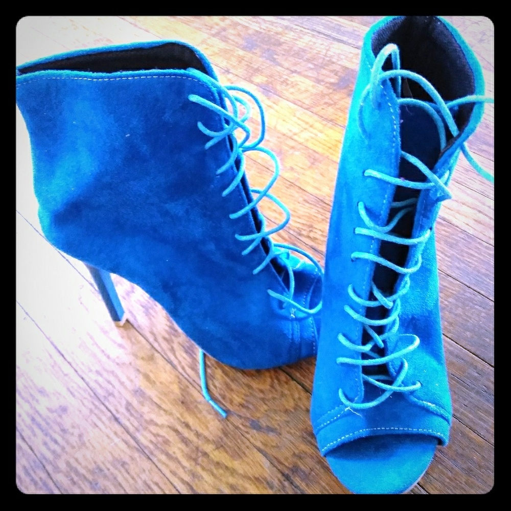 Open toe shoe